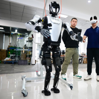 手机报·晚报丨表演、迎宾、直播……人形机器人开始“打零工”；贾国龙确认：西贝将关闭102家门店