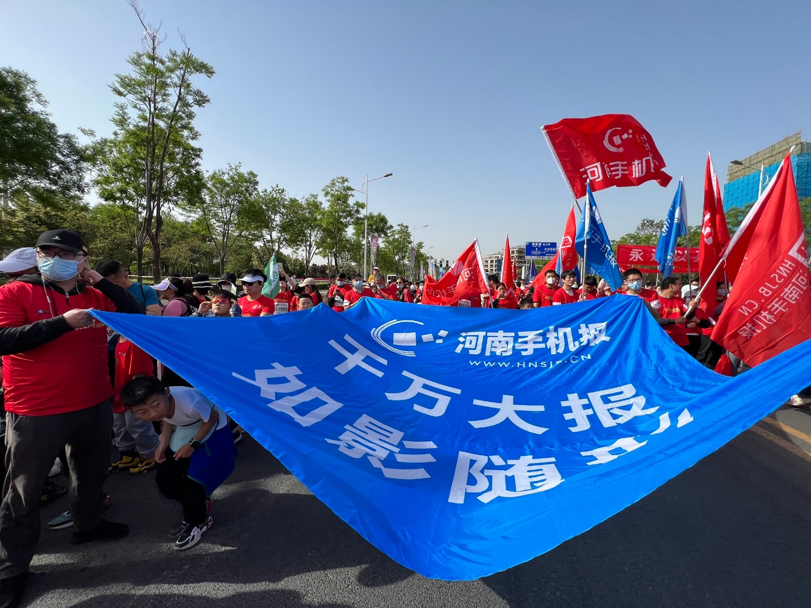 郑开马拉松30日开跑 手机报方阵与您一起跑进春天
